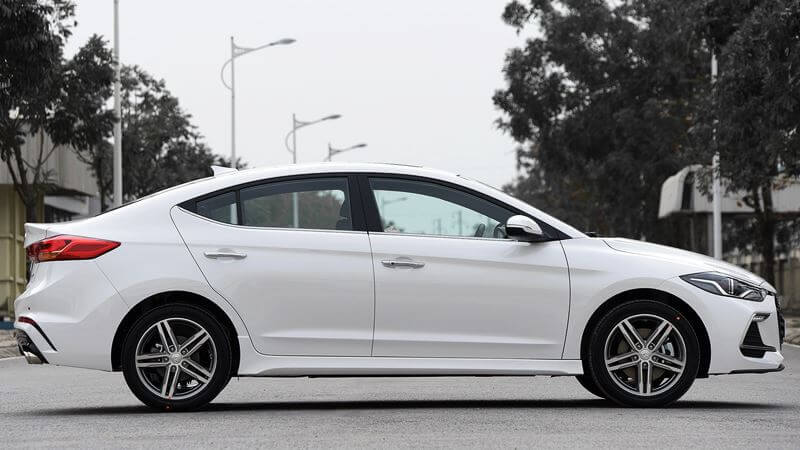 Hyundai-Elantra-Sport-2018-viet-nam
